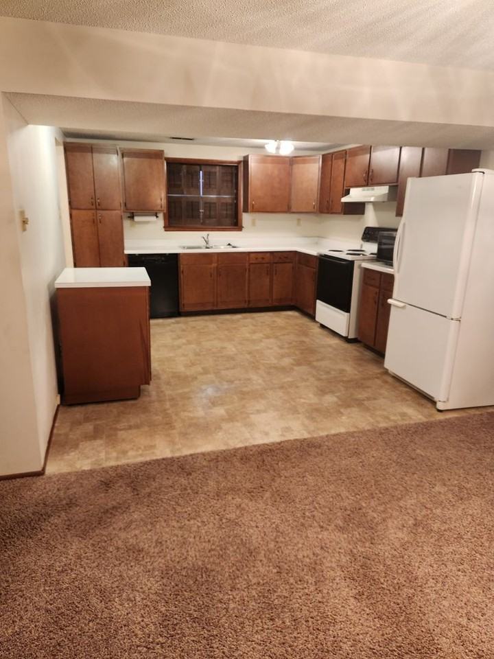 5020 Sw 31st St - Photo 4 of 9