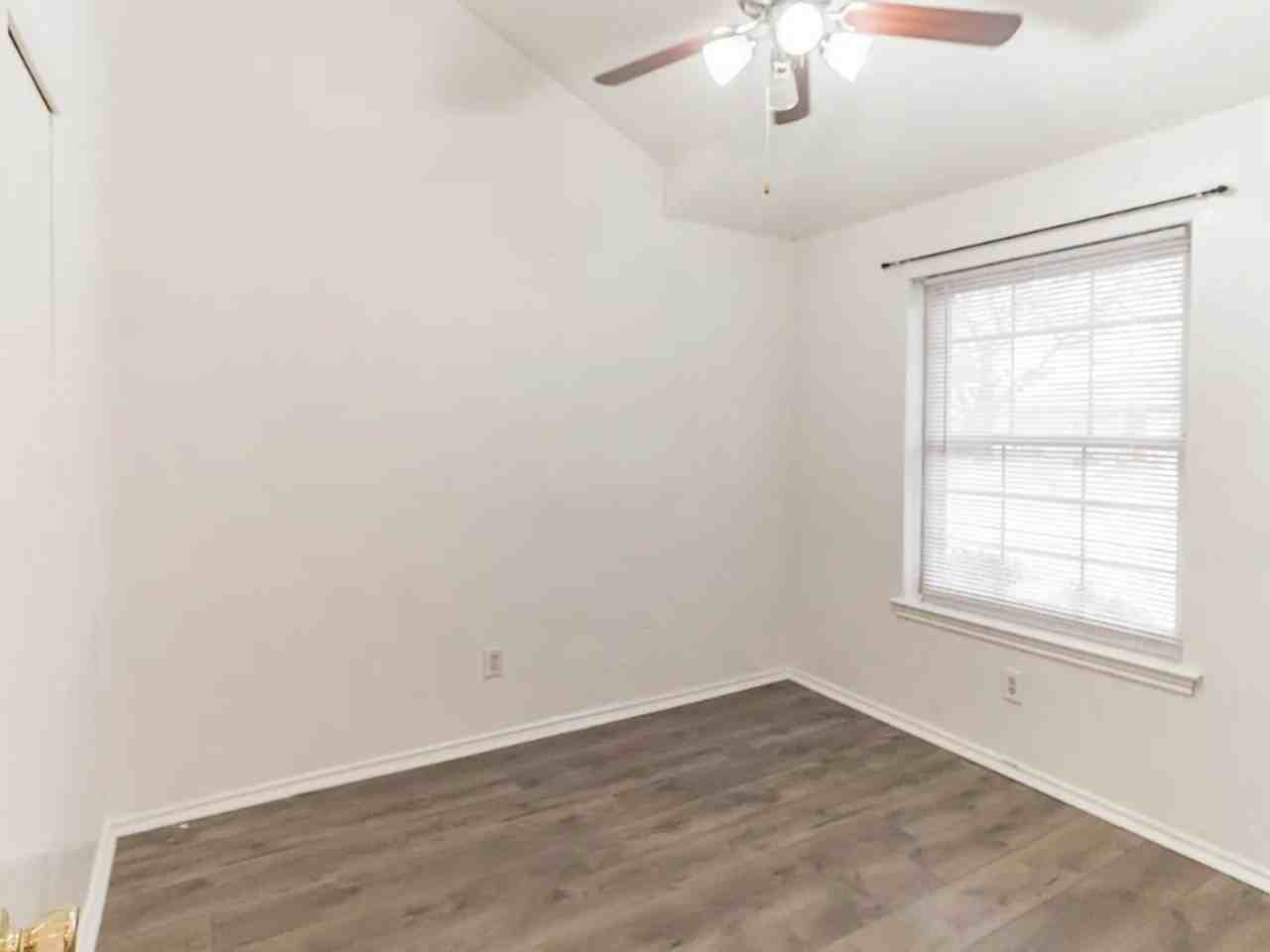 4118 Cochise Dr - Photo 4 of 25