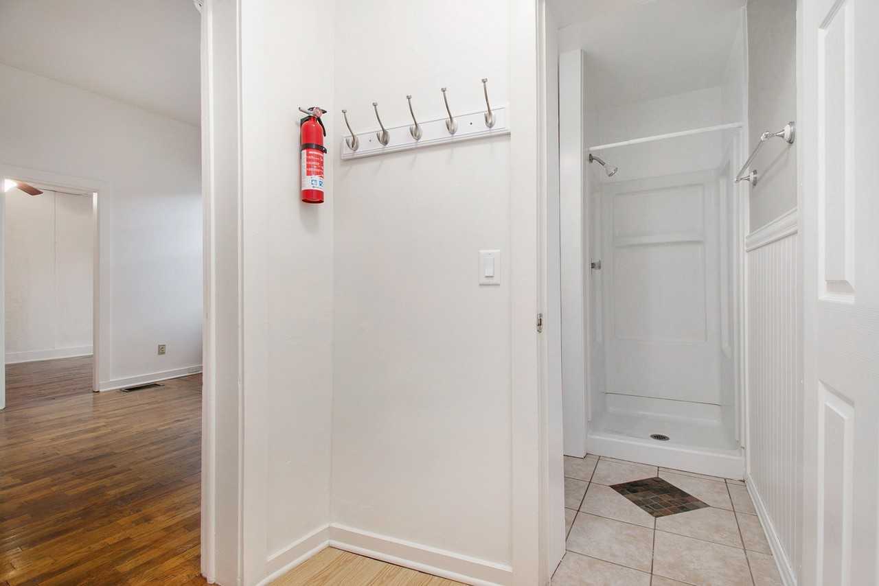 820 W Main St - Photo 3 of 12