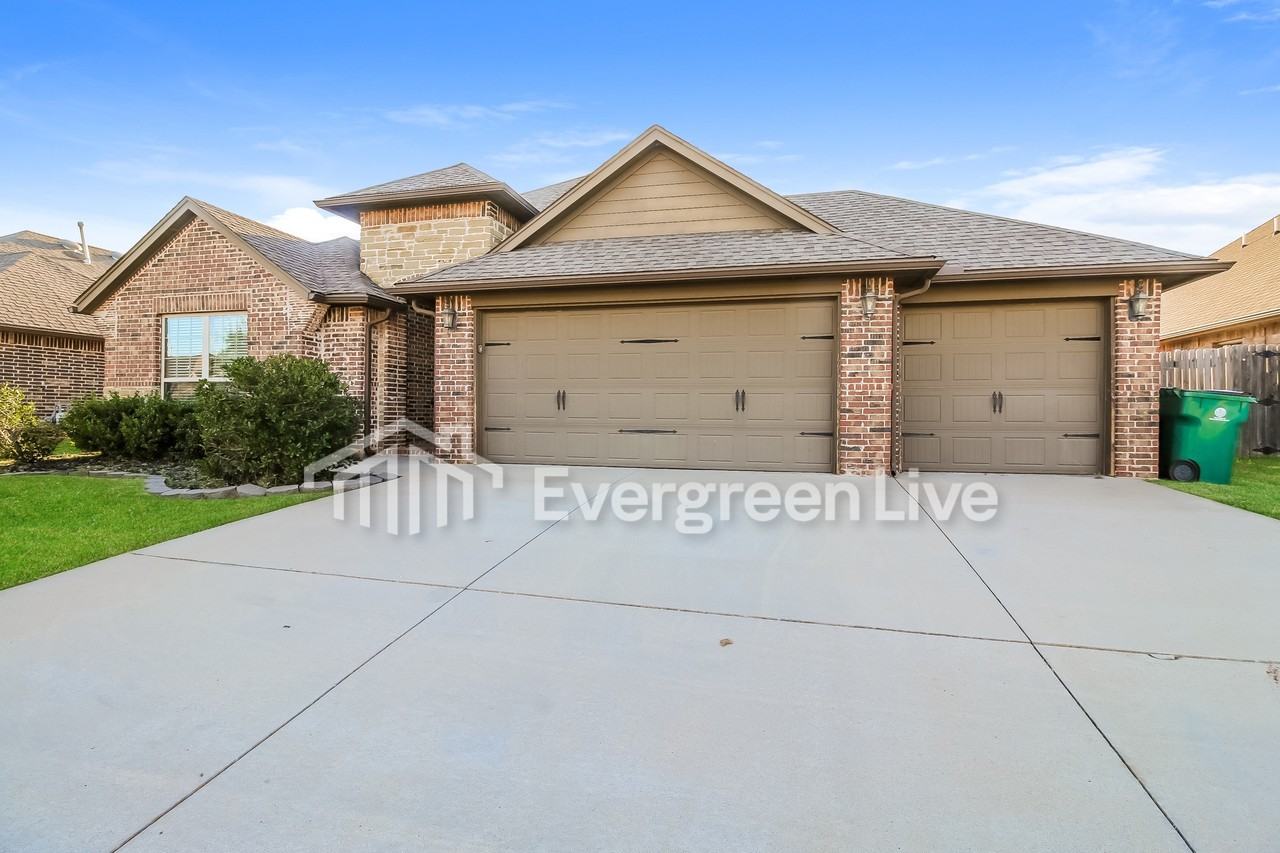 6513 Bentley Dr - Photo 3 of 16