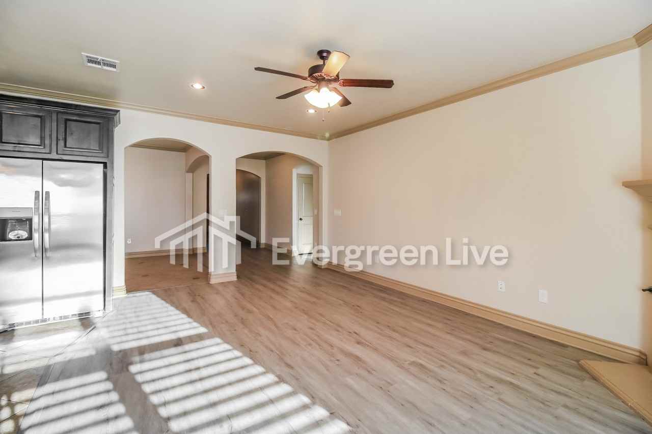 6513 Bentley Dr - Photo 7 of 16