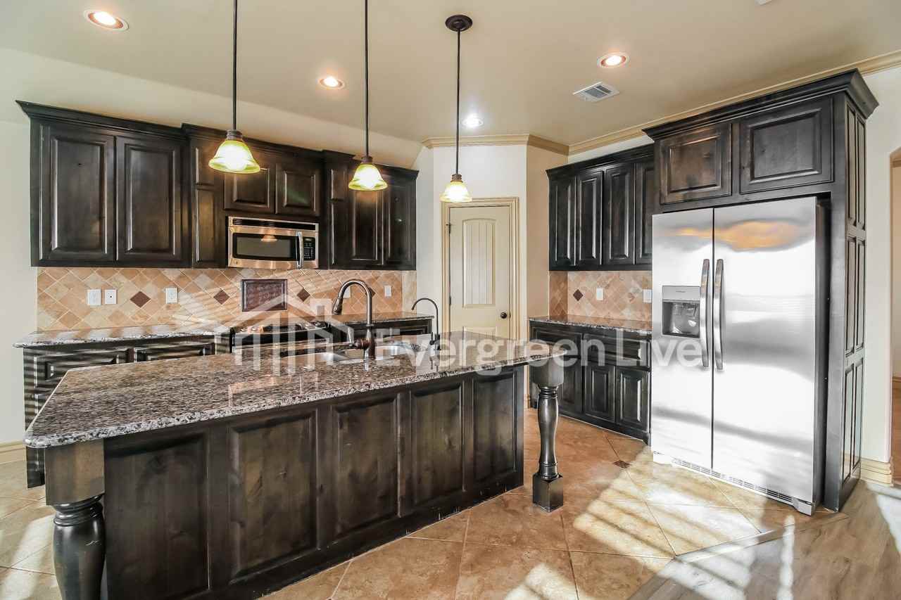 6513 Bentley Dr - Photo 5 of 16