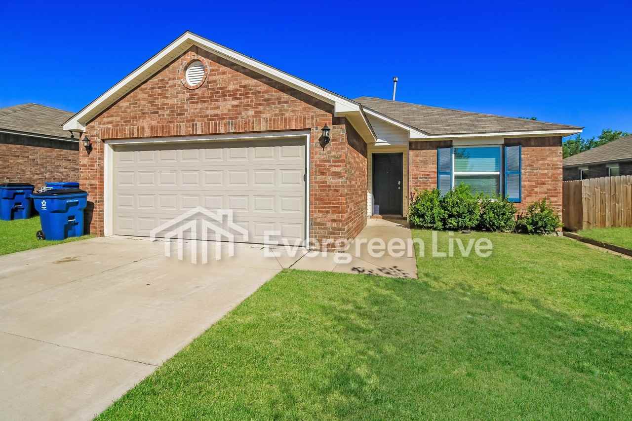 1680 Bradford Pl - Photo 2 of 15