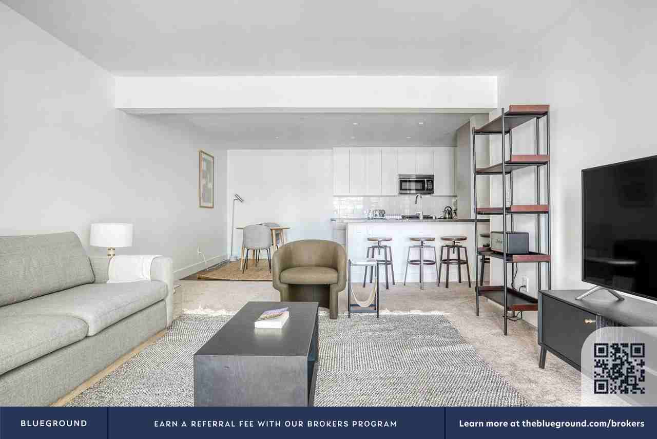 350 Sharon Park Drive - Photo 5 of 40