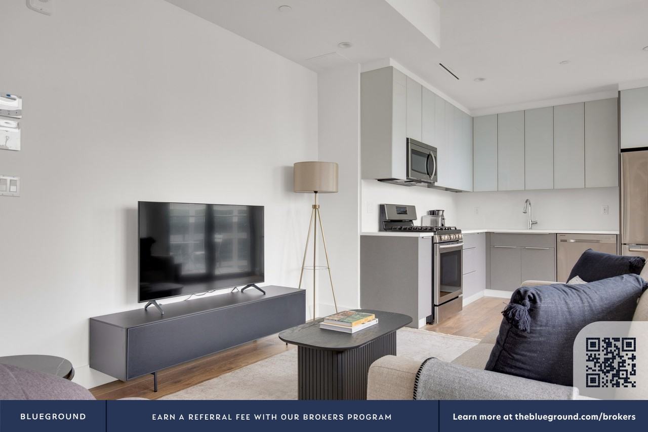 42-10 27th Street - Photo 5 of 98