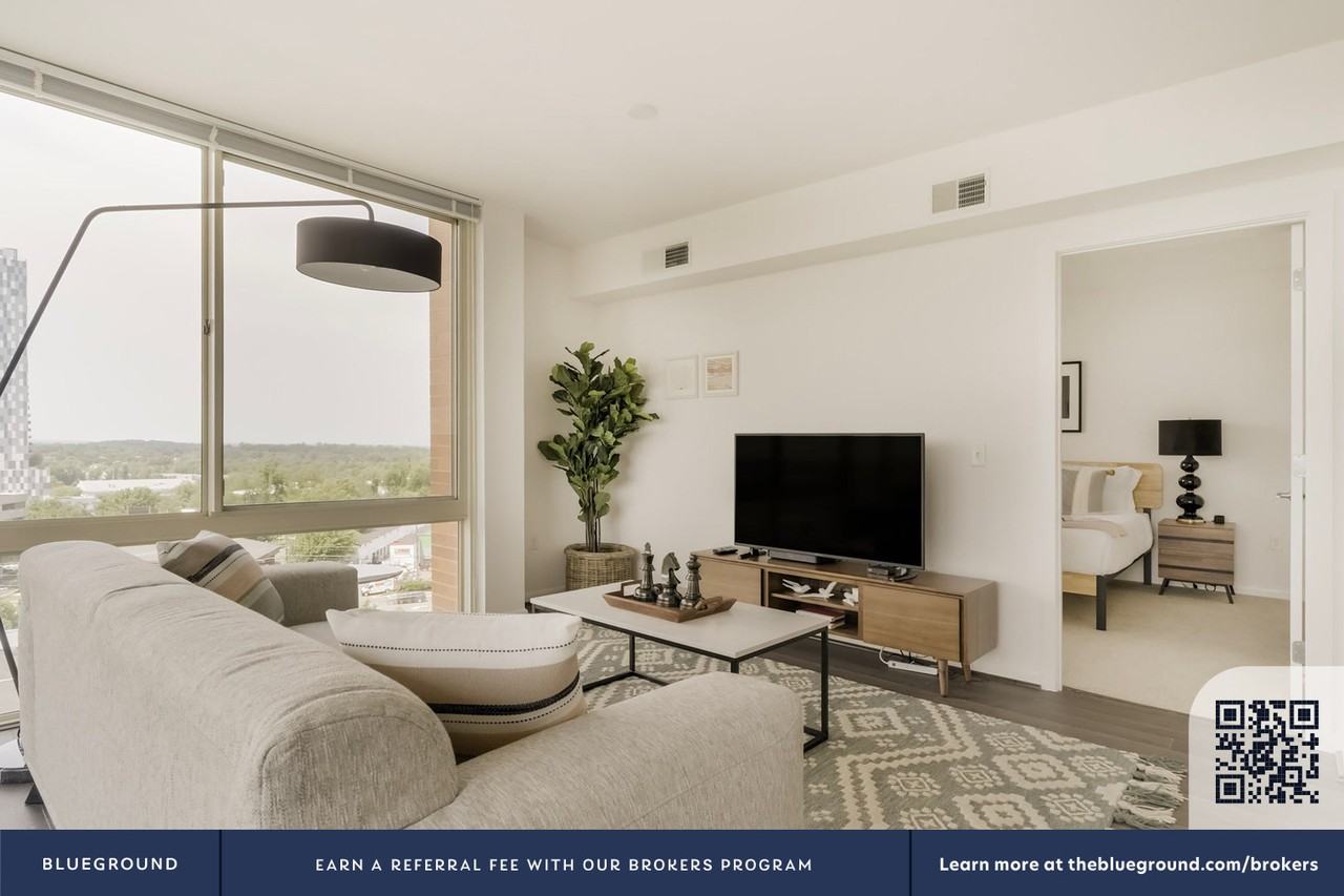 8421 Broad Street - Photo 5 of 29