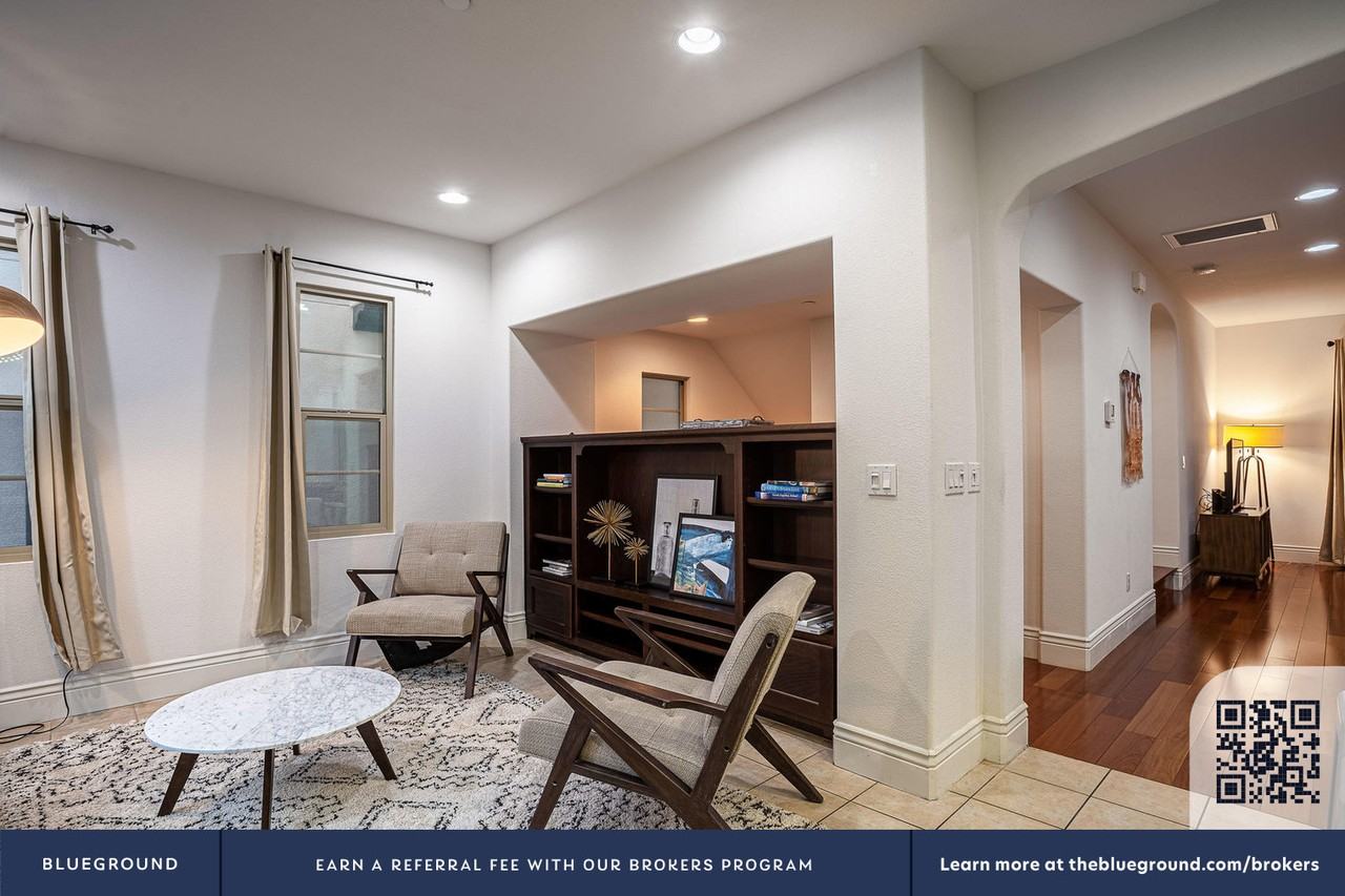 82 Pimentel Cir #1554 - Photo 4 of 33