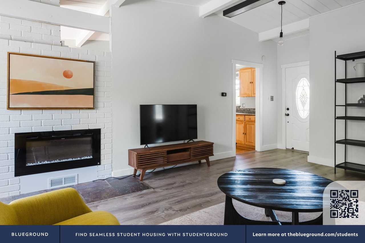 1772 Eisenhower St #1686 - Photo 6 of 36