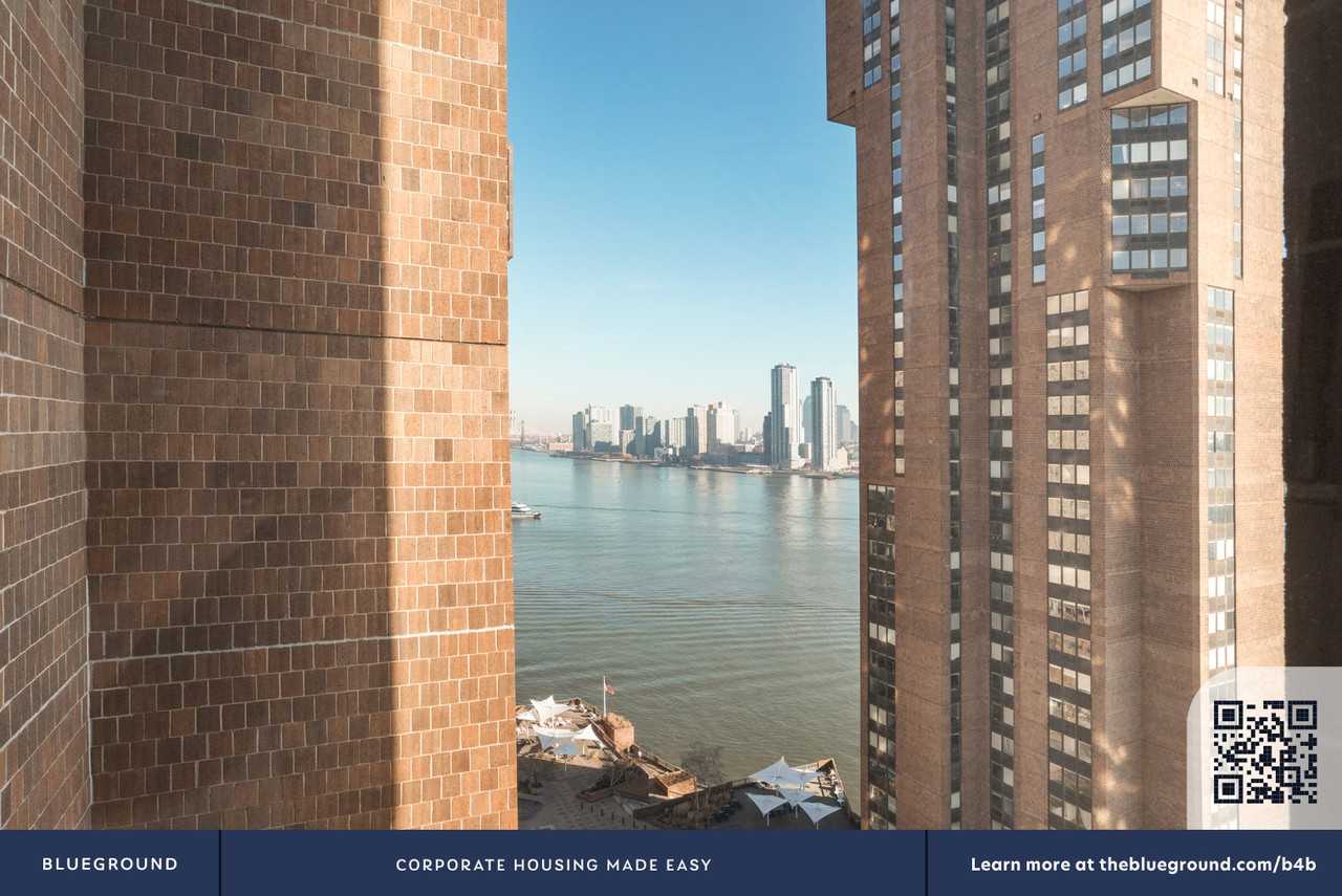 10 Waterside Plz #1057 - Photo 6 of 33