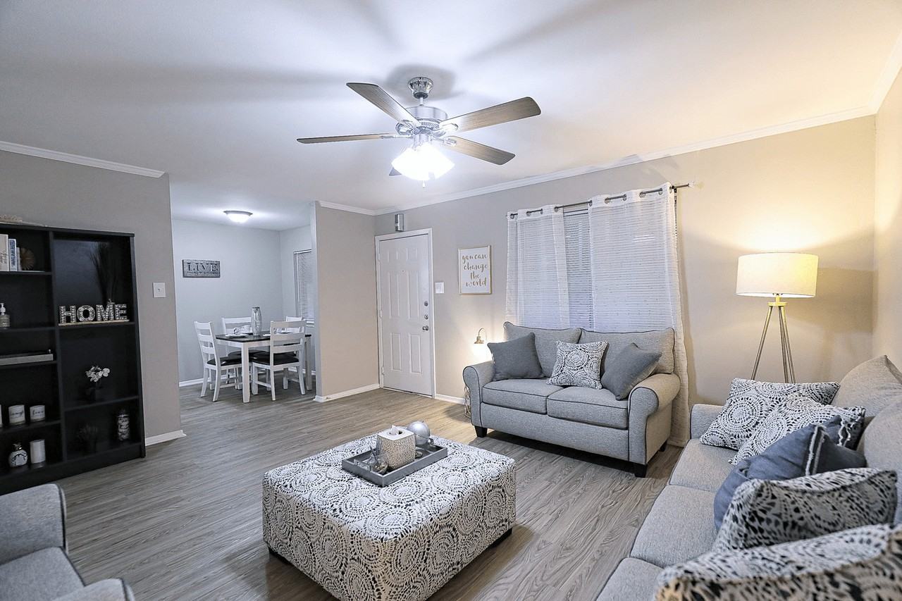 Bridge at Terracina - Photo 3 of 9