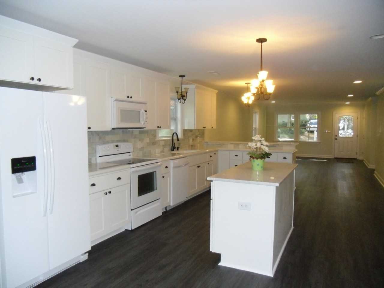 2310 Wilson St - Photo 3 of 14