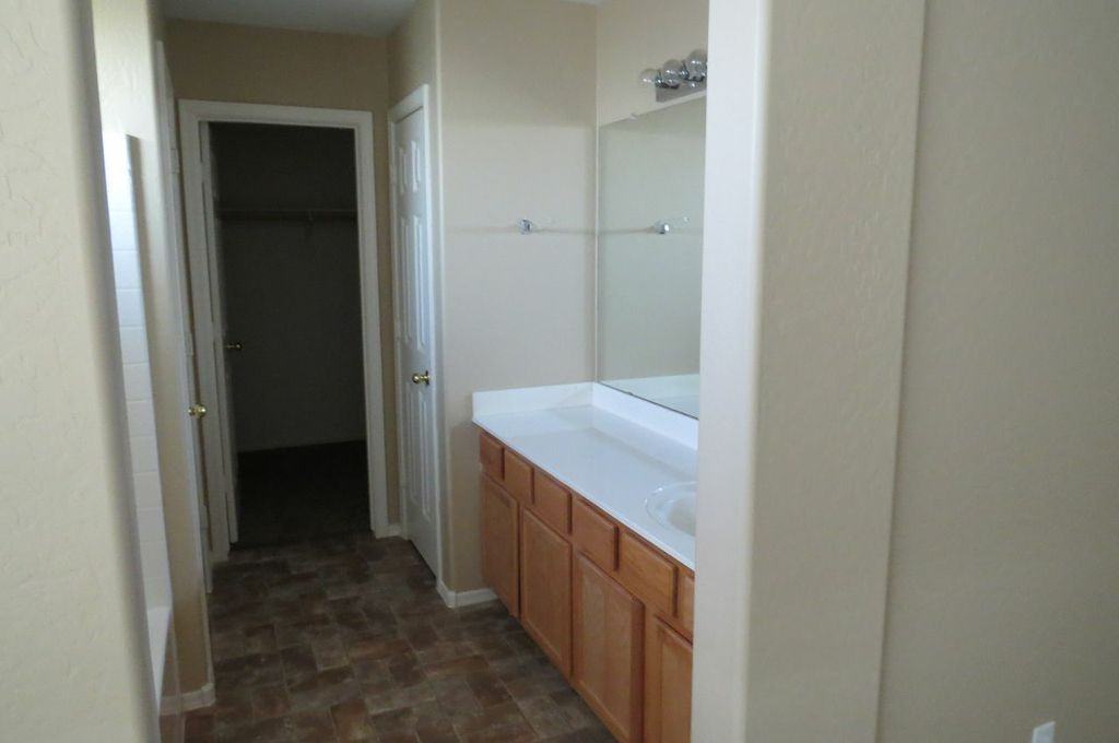 25194 Fremont Dr - Photo 2 of 11