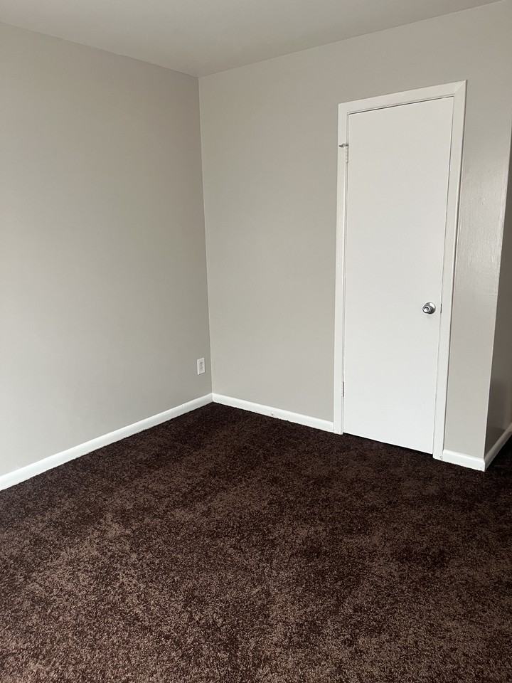 2811 N Ohenry Blvd #D - Photo 4 of 5