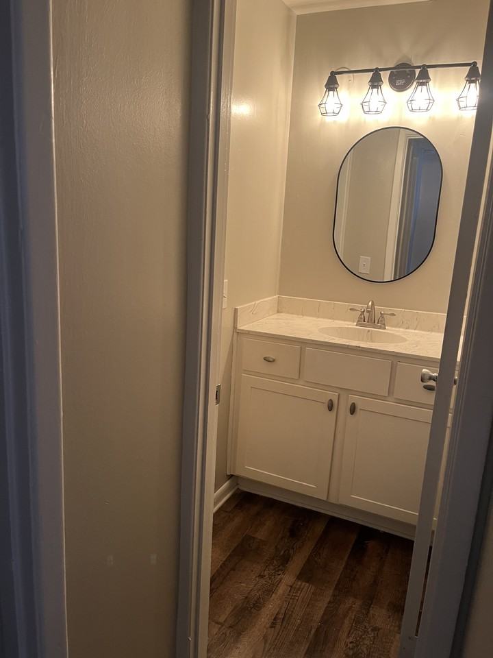 2811 N Ohenry Blvd #D - Photo 5 of 5