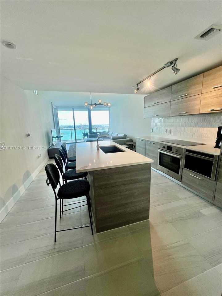 650 Ne 32nd St #3106 - Photo 3 of 29