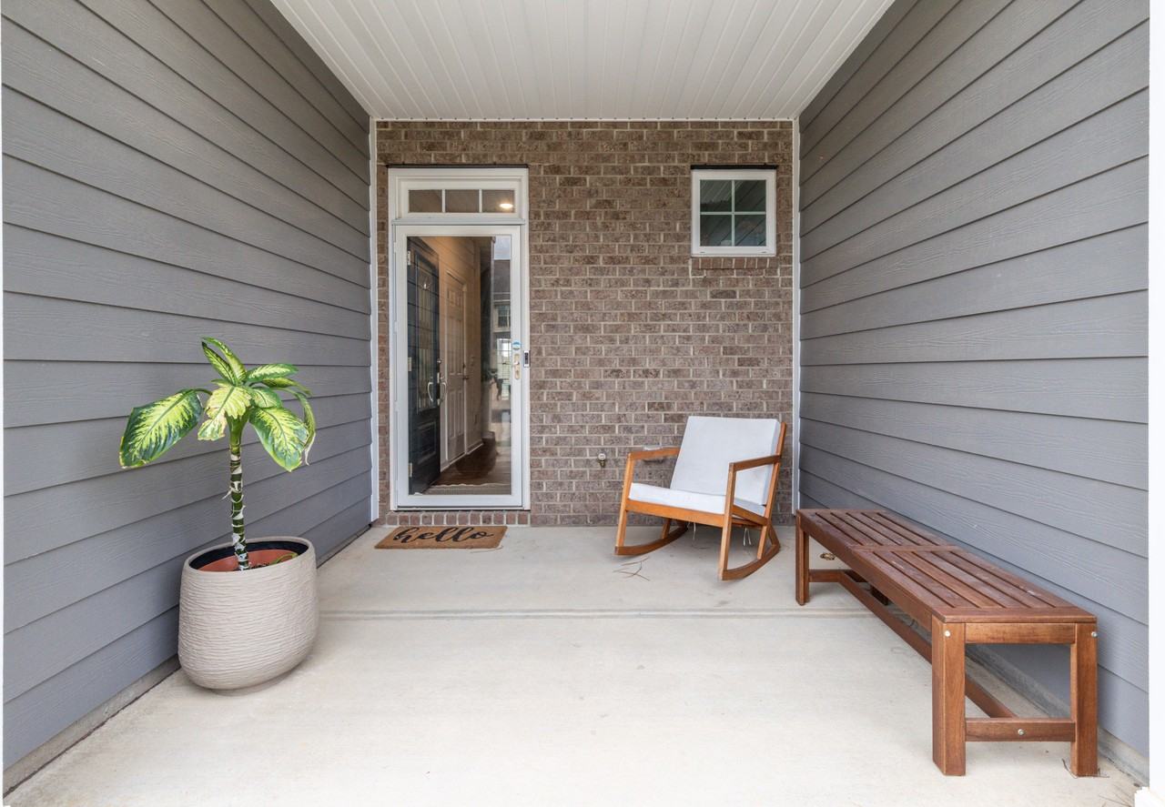 1661 Corwin Bend Rd - Photo 2 of 27
