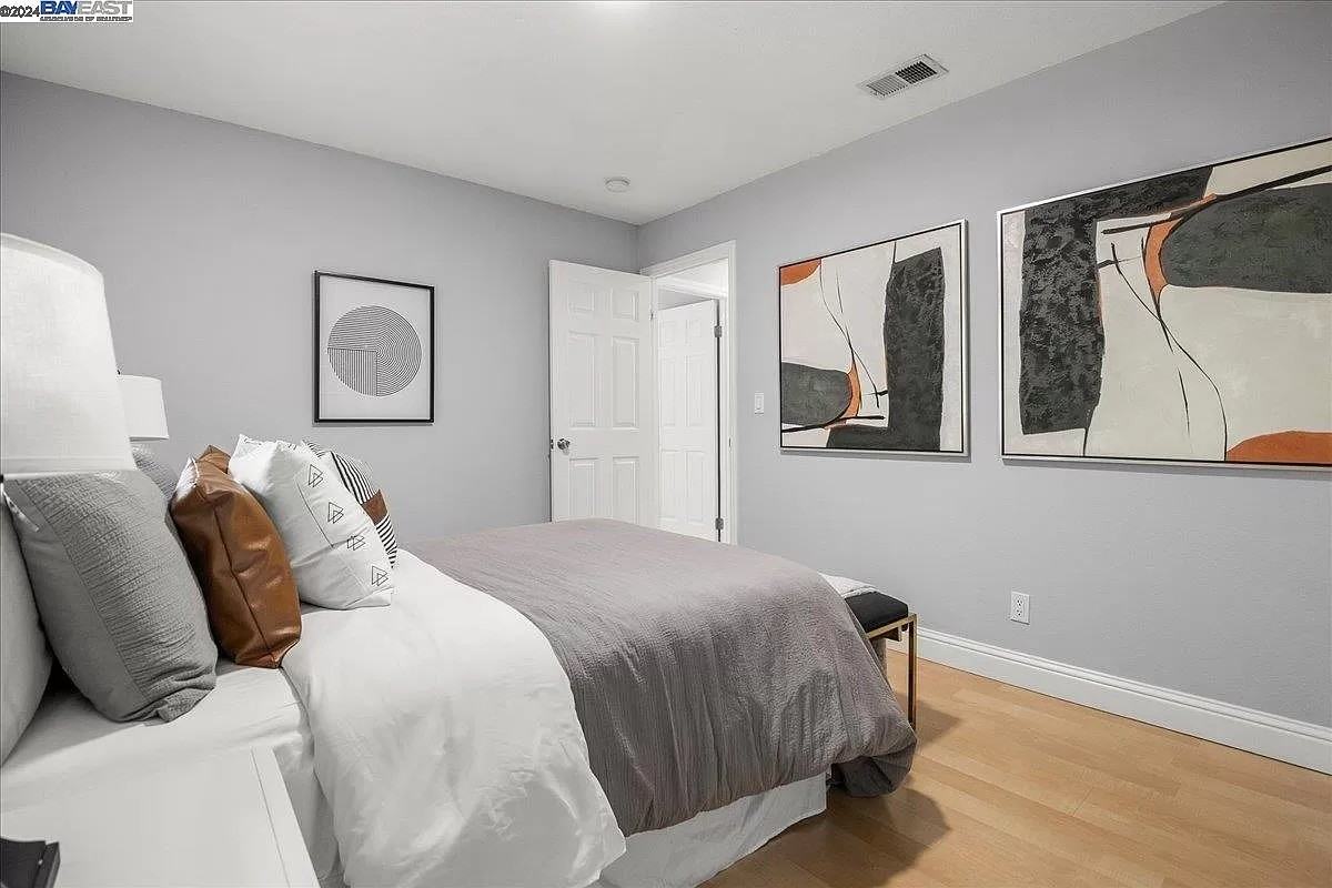 36401 Bendel Ter #NA - Photo 2 of 38