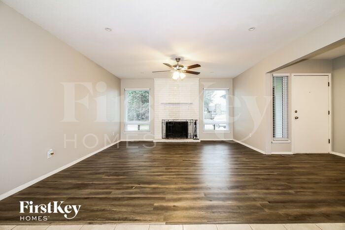 2205 Nw 113th Pl - Photo 2 of 15