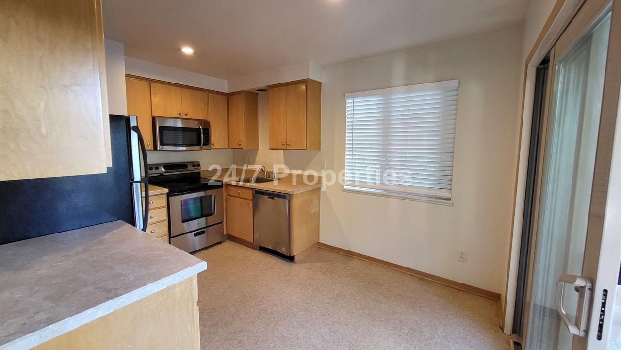 2165 Sw Jefferson St - Photo 3 of 14