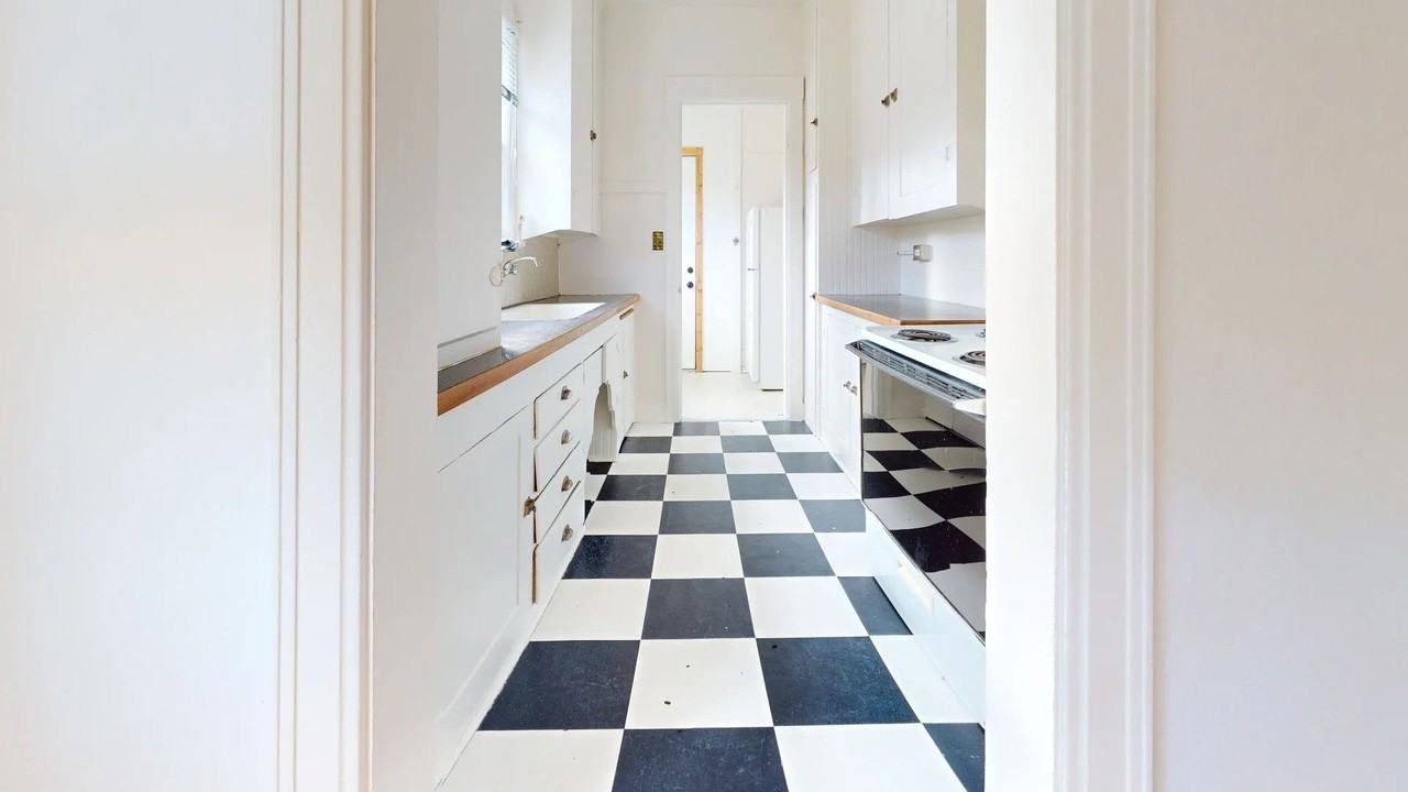 Oregonian - Photo 5 of 10