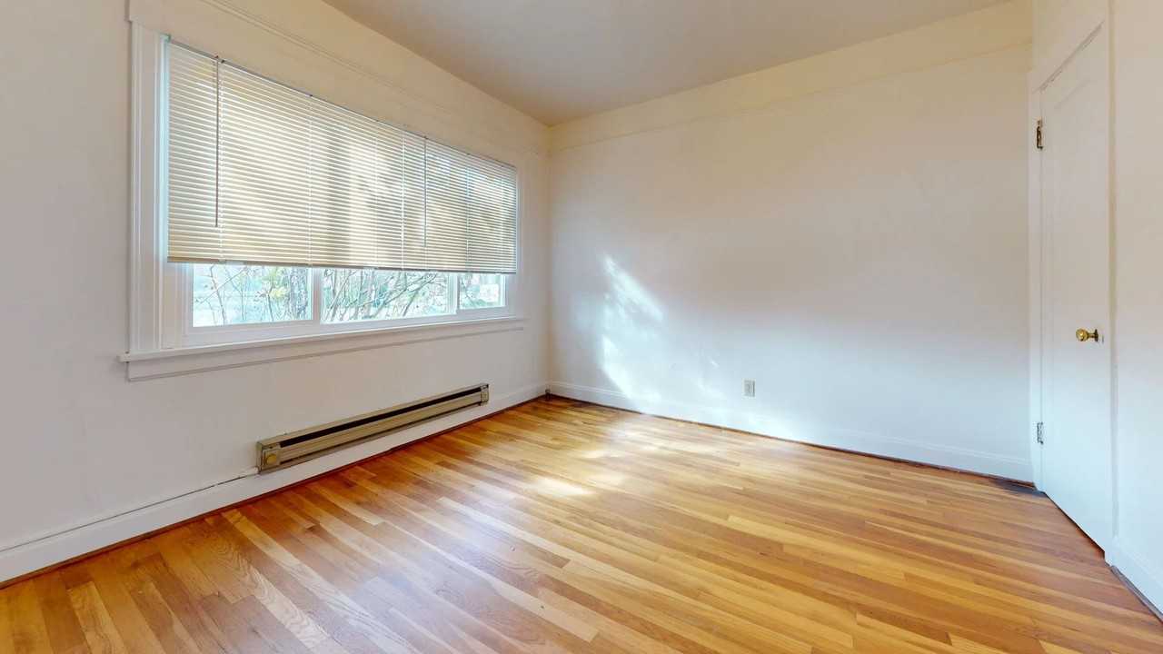 Oregonian - Photo 7 of 10