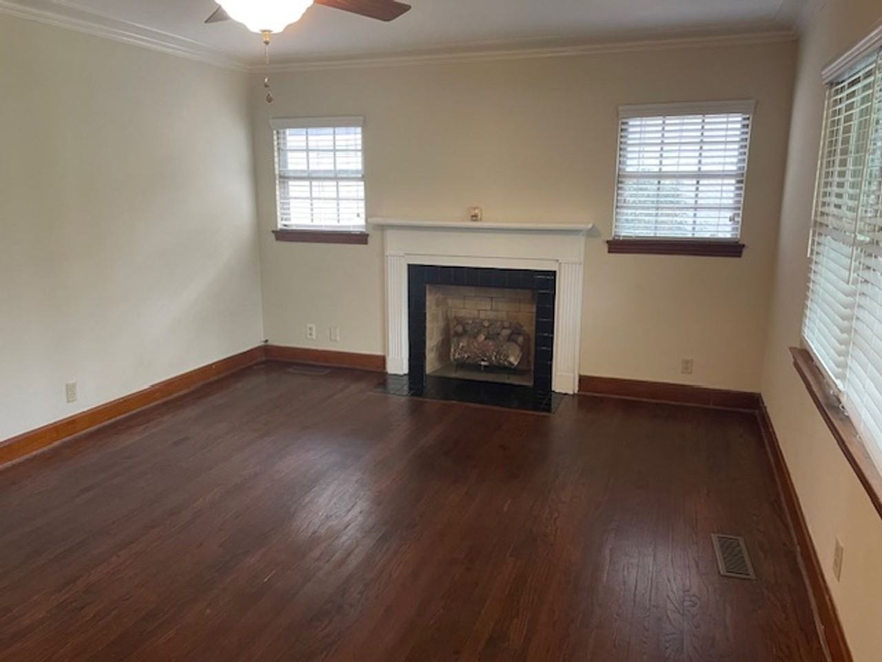 1723 5th Ave - Photo 2 of 11