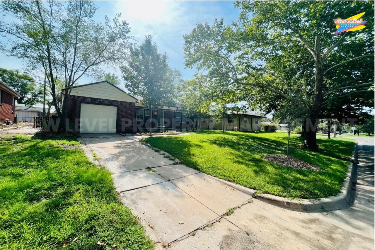 886 S Fabrique Dr - Photo 2 of 20