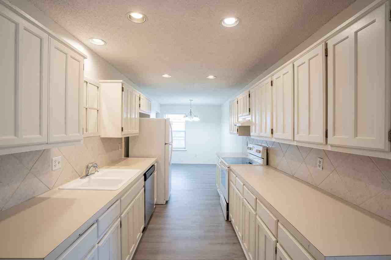 6718 S 90th East Ave - Photo 6 of 19