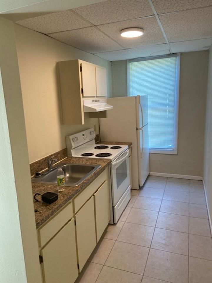 111 S Newport Ave - Photo 2 of 7