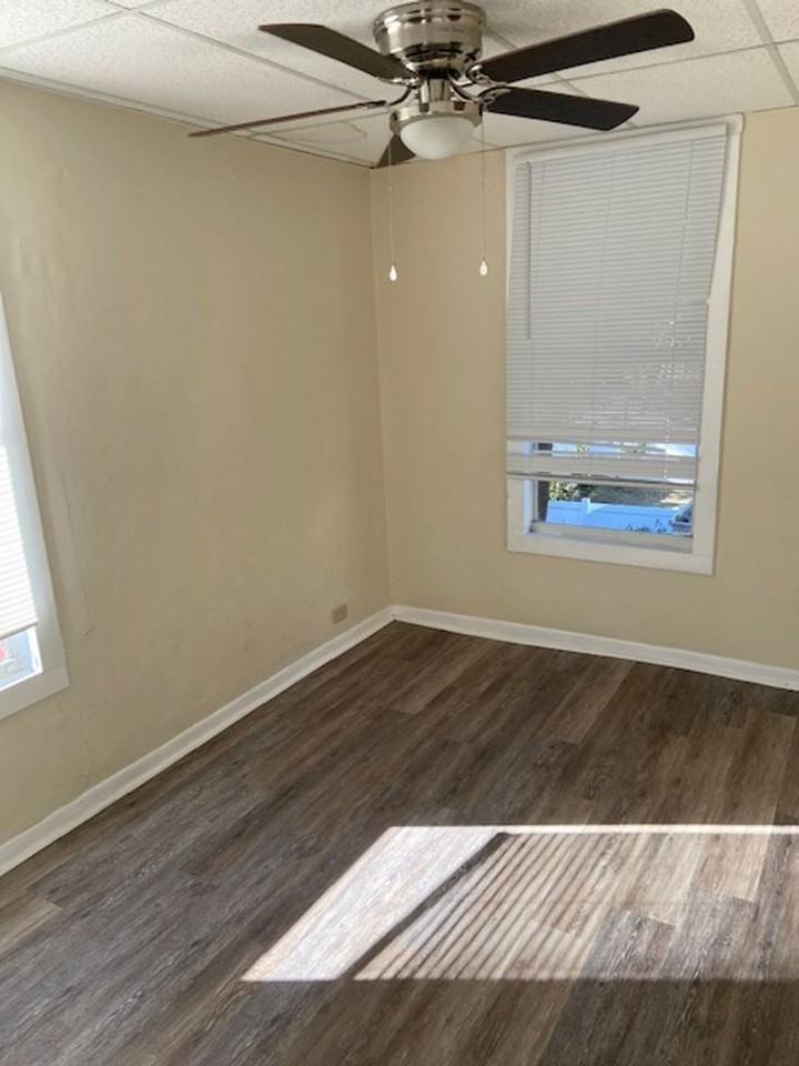 111 S Newport Ave - Photo 7 of 7