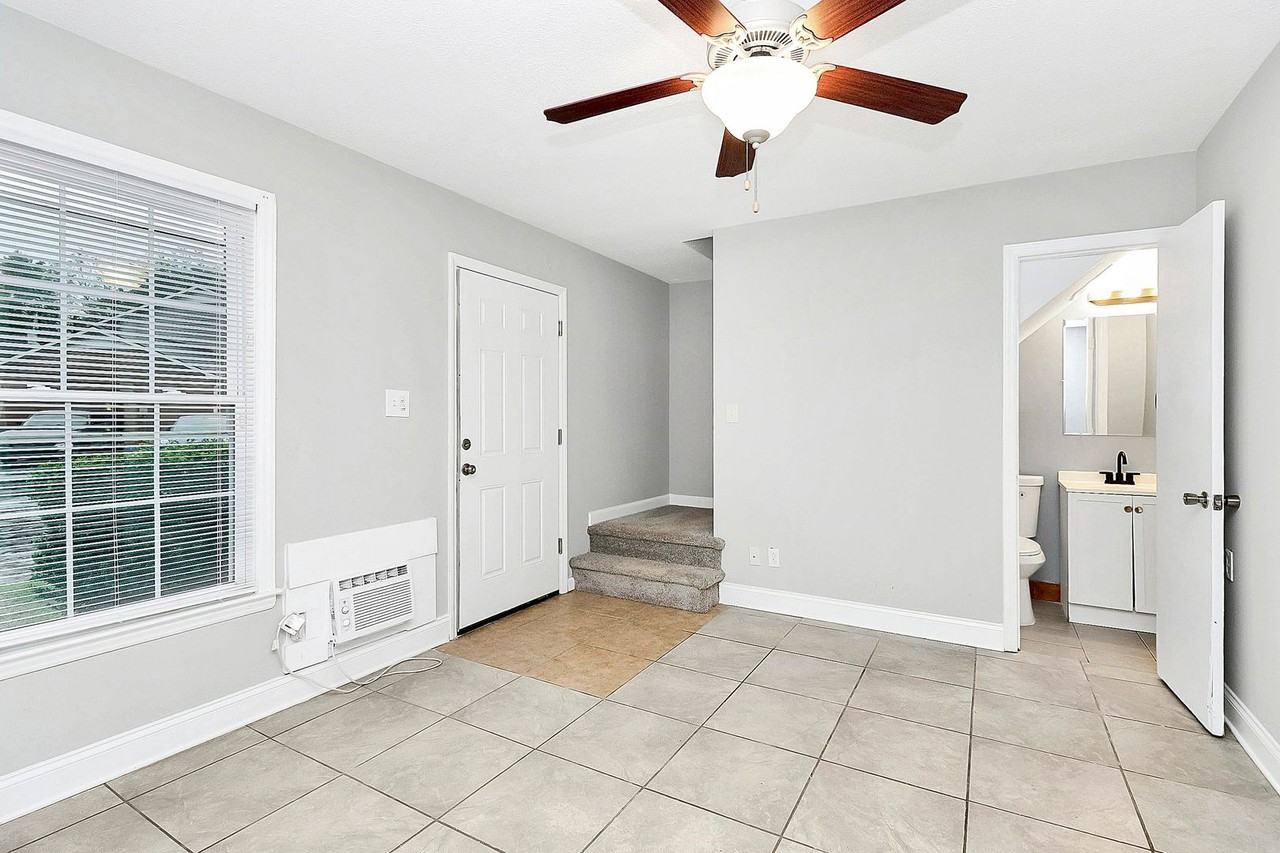 Affordable Updated 1,2,3&4 Bedroom Units!!!! Newly Renovated!!!! Available Now! - Photo 4 of 40