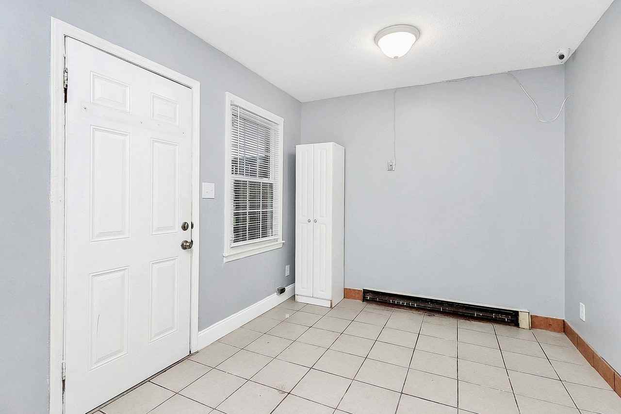 Affordable Updated 1,2,3&4 Bedroom Units!!!! Newly Renovated!!!! Available Now! - Photo 6 of 40