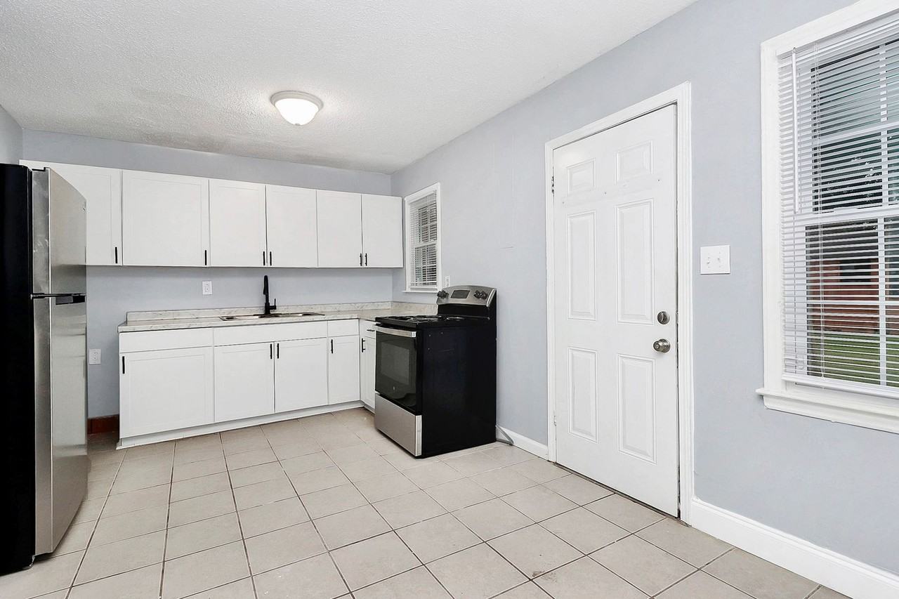 Affordable Updated 1,2,3&4 Bedroom Units!!!! Newly Renovated!!!! Available Now! - Photo 7 of 40