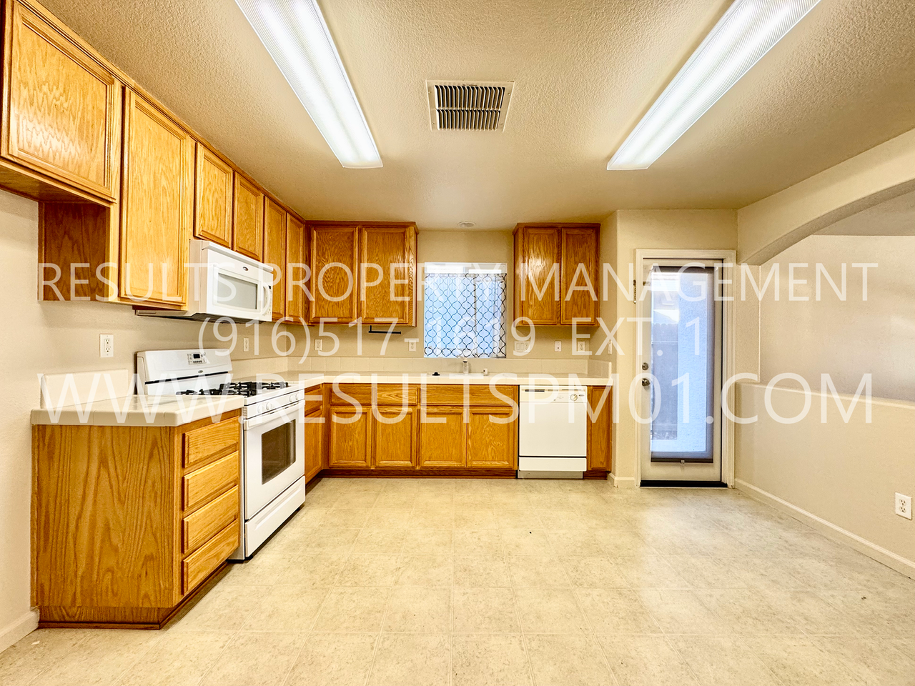 1529 Blue Squirrel St - Photo 3 of 18