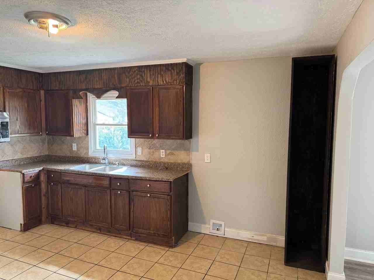 5752 Edmeston Dr - Photo 4 of 24