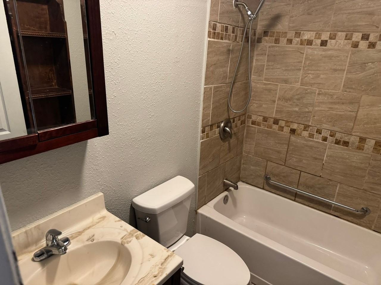 5752 Edmeston Dr - Photo 5 of 24