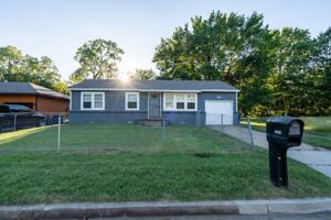 featured image of 4652 N Main St