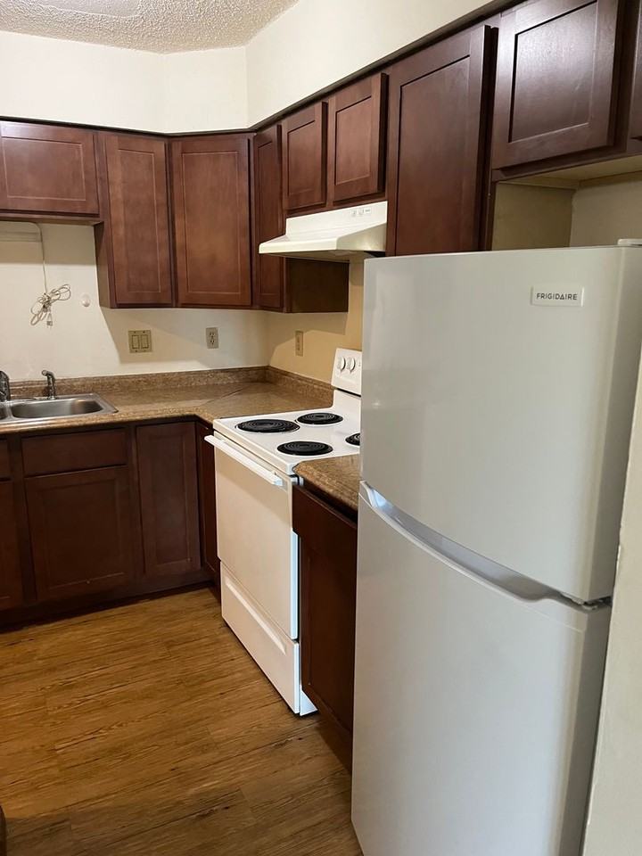 Riverside - Photo 2 of 9