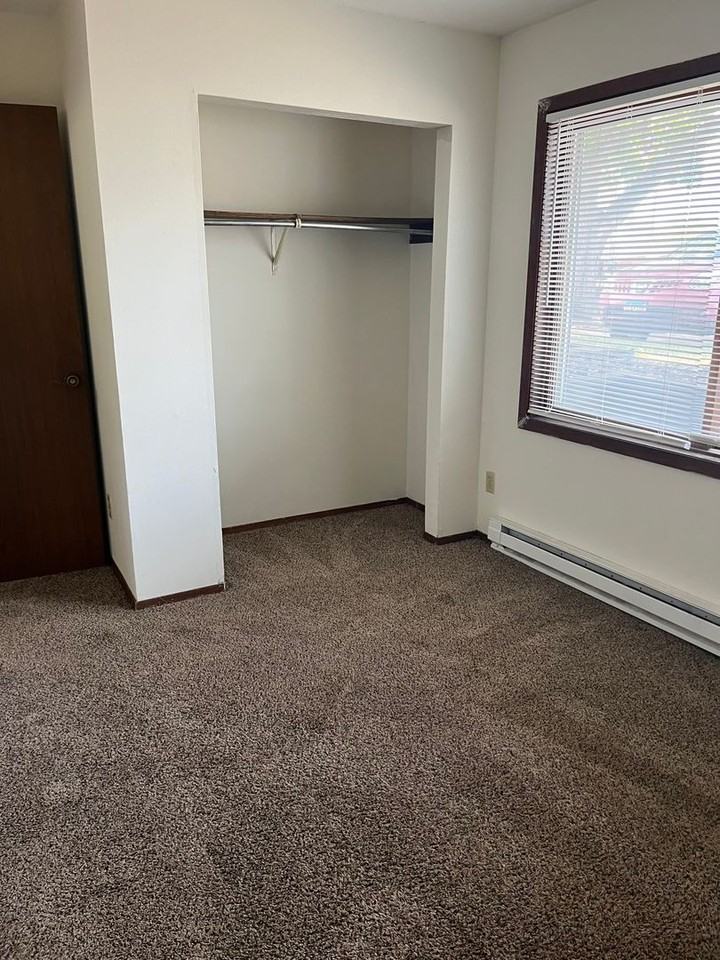 Riverside - Photo 3 of 9