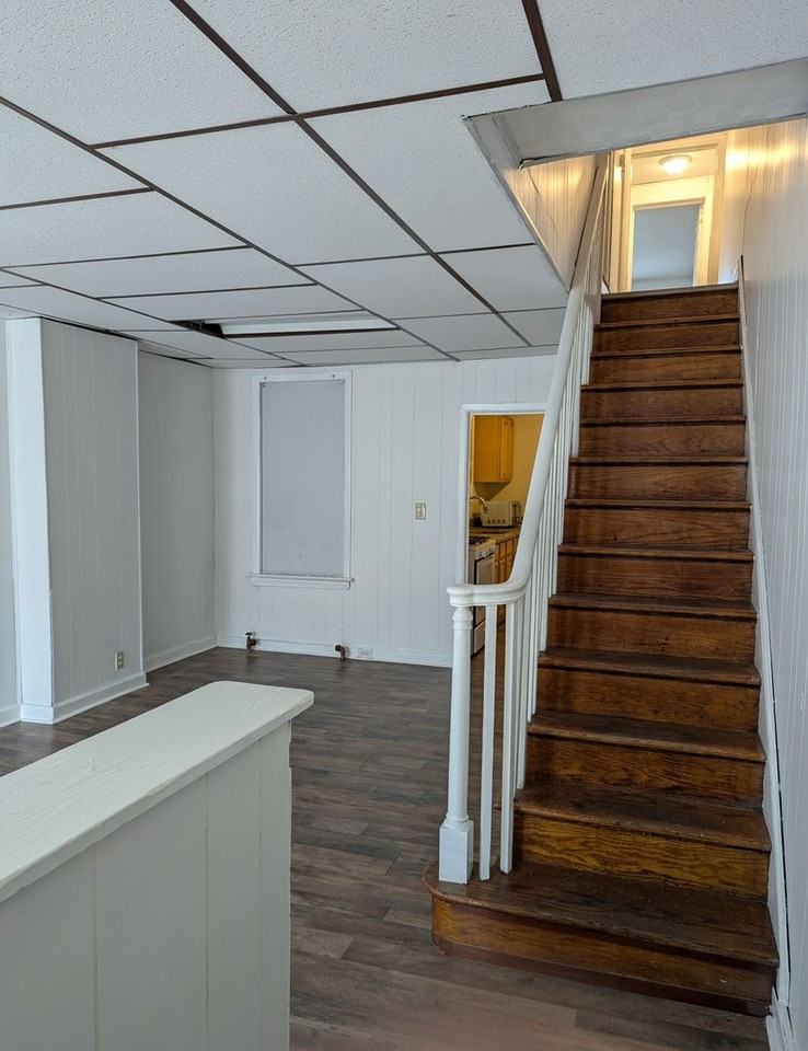 421 E 9th St - Photo 2 of 12