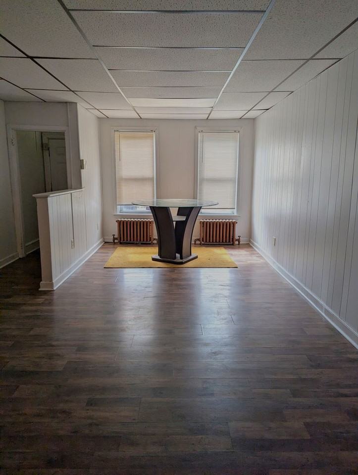 421 E 9th St - Photo 3 of 12