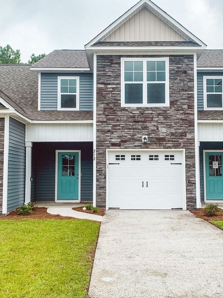 212 N Stingray Ln - Photo 2 of 35