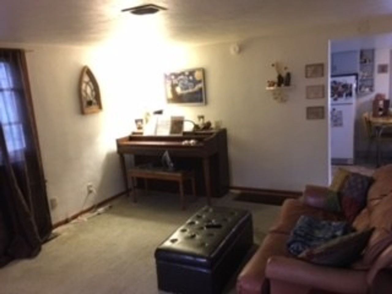 1101 S Dunn St - Photo 3 of 10