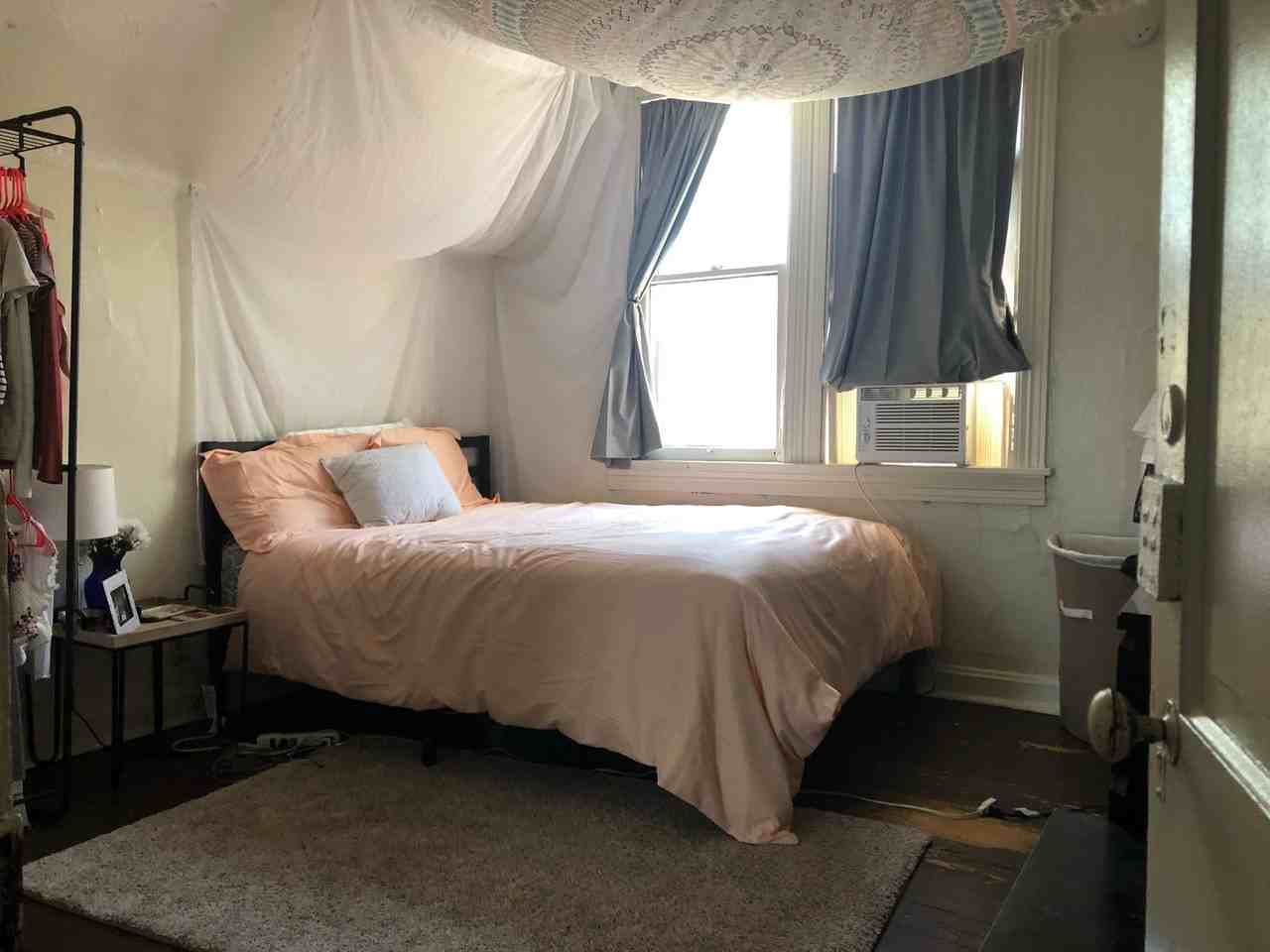 725 E 2nd St - Photo 7 of 9