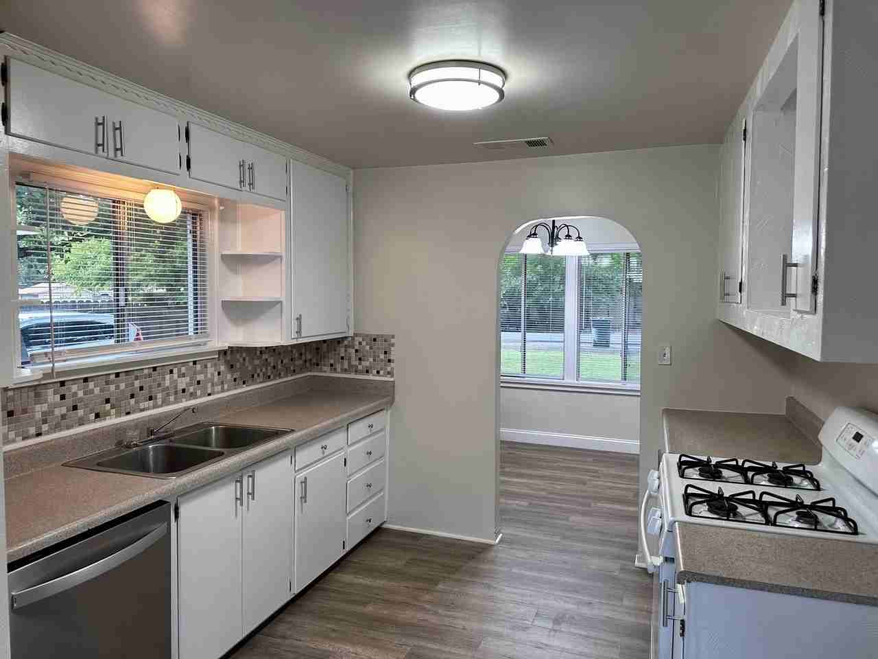 3475 Nicolet Ln - Photo 4 of 9