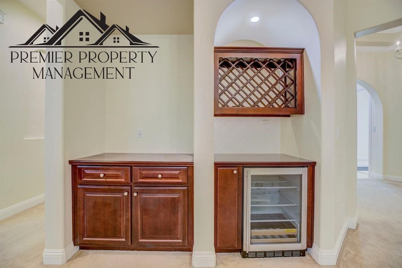 4521 Waterstone Dr - Photo 6 of 12