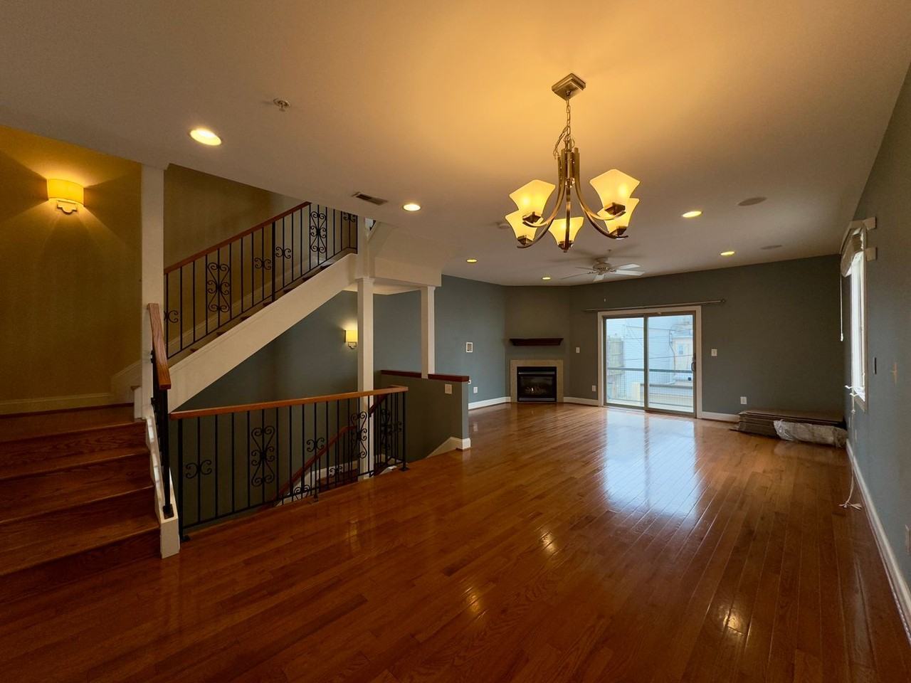 902 S Linwood Ave - Photo 3 of 34