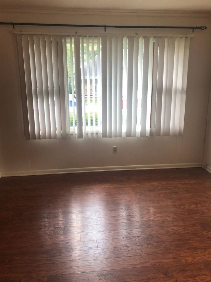 615 S Lincoln St - Photo 3 of 13