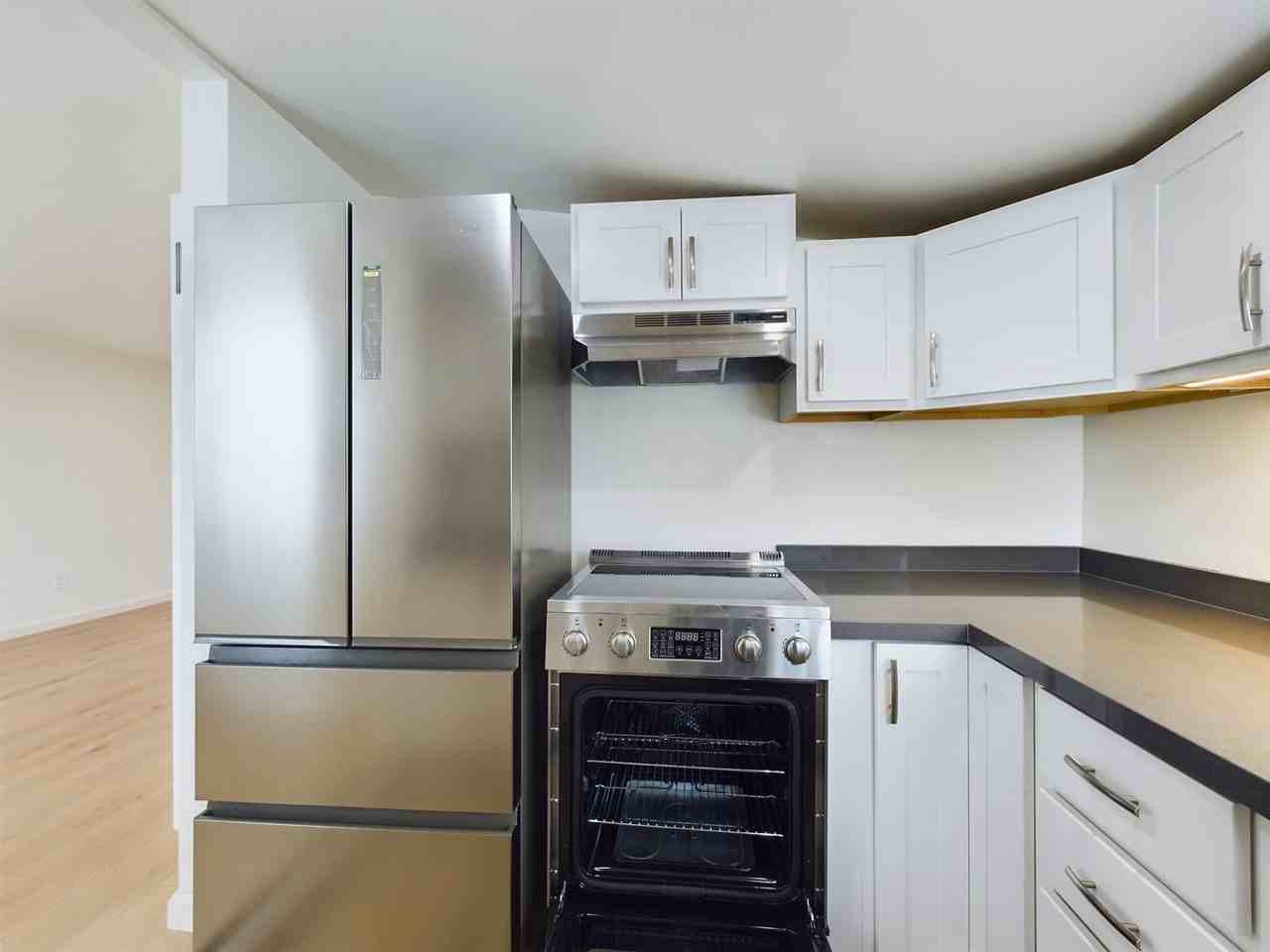 675 Sonoma Ave - Photo 4 of 10