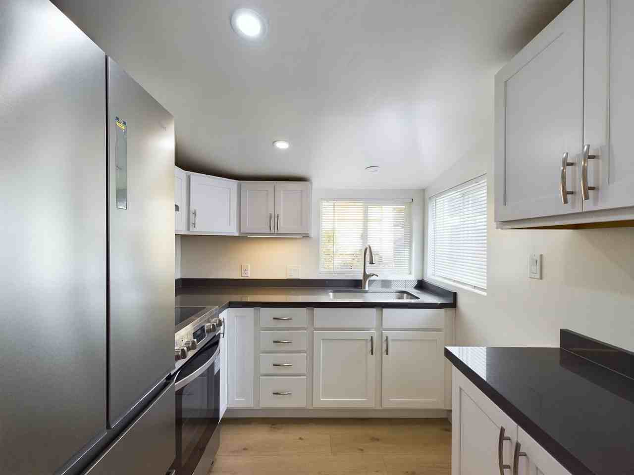 675 Sonoma Ave - Photo 5 of 10